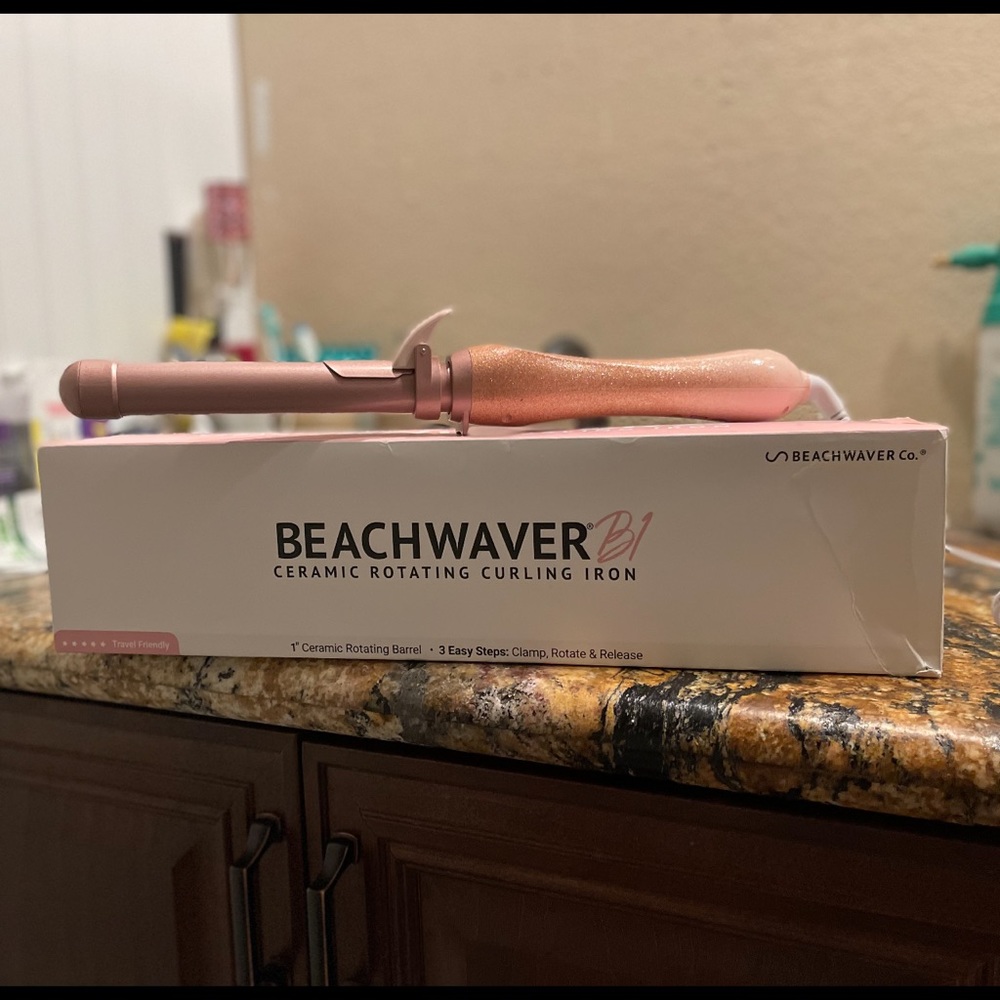 Like New Limited Edition Glitter Beachwaver B1 Ceramic Rotating Curling Iron